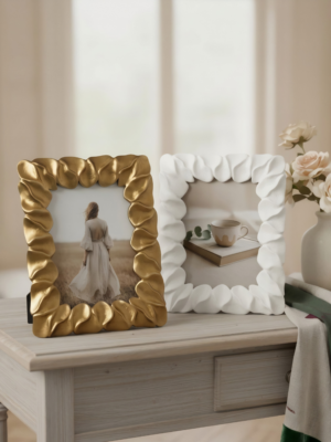 PORTAFOTO ORO CORNICE ONDULATA POLIRESINA 15X20 CM – MASCAGNI